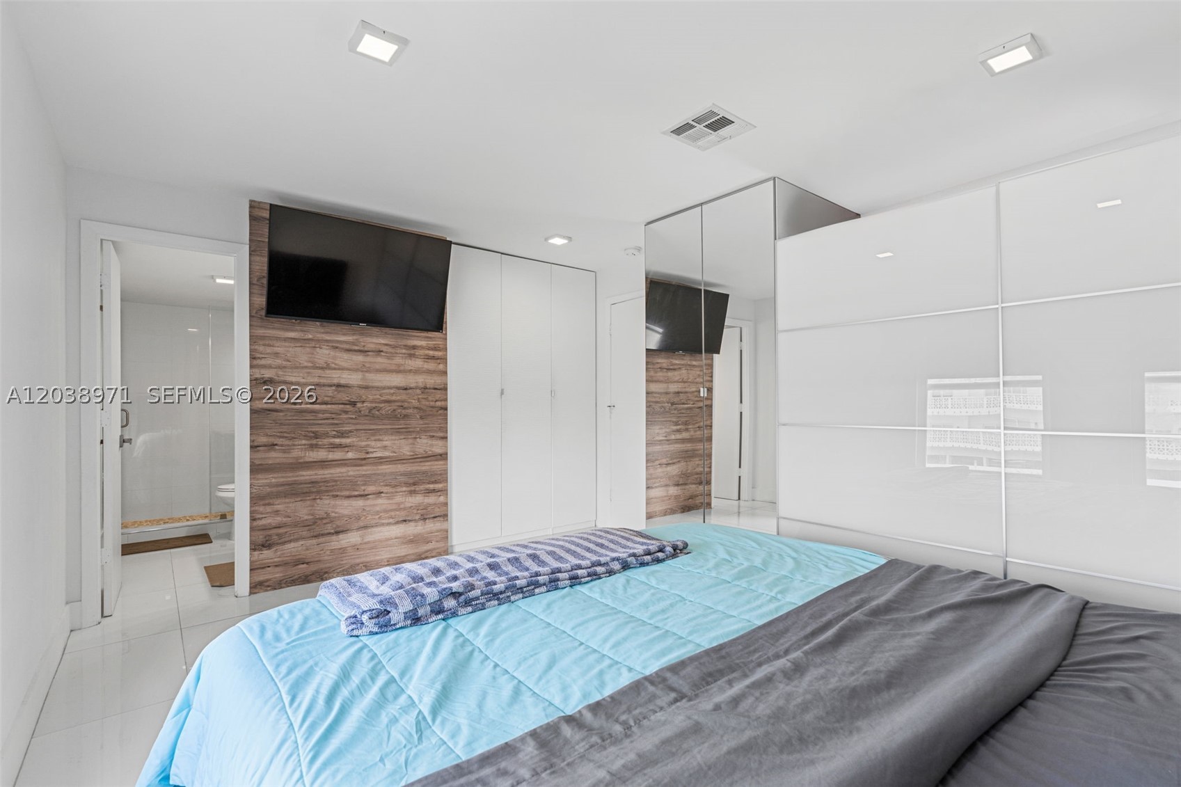 CLINTON CONDO - Residential Lease