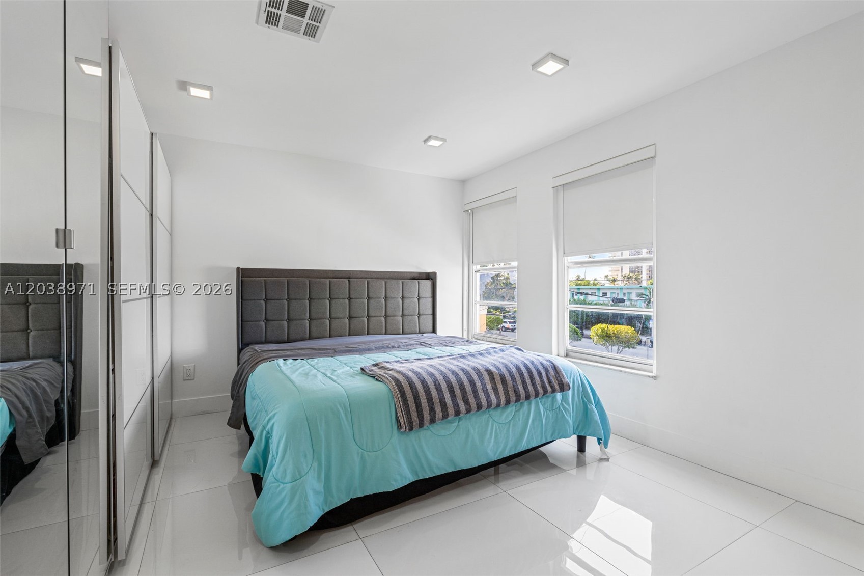 CLINTON CONDO - Residential Lease
