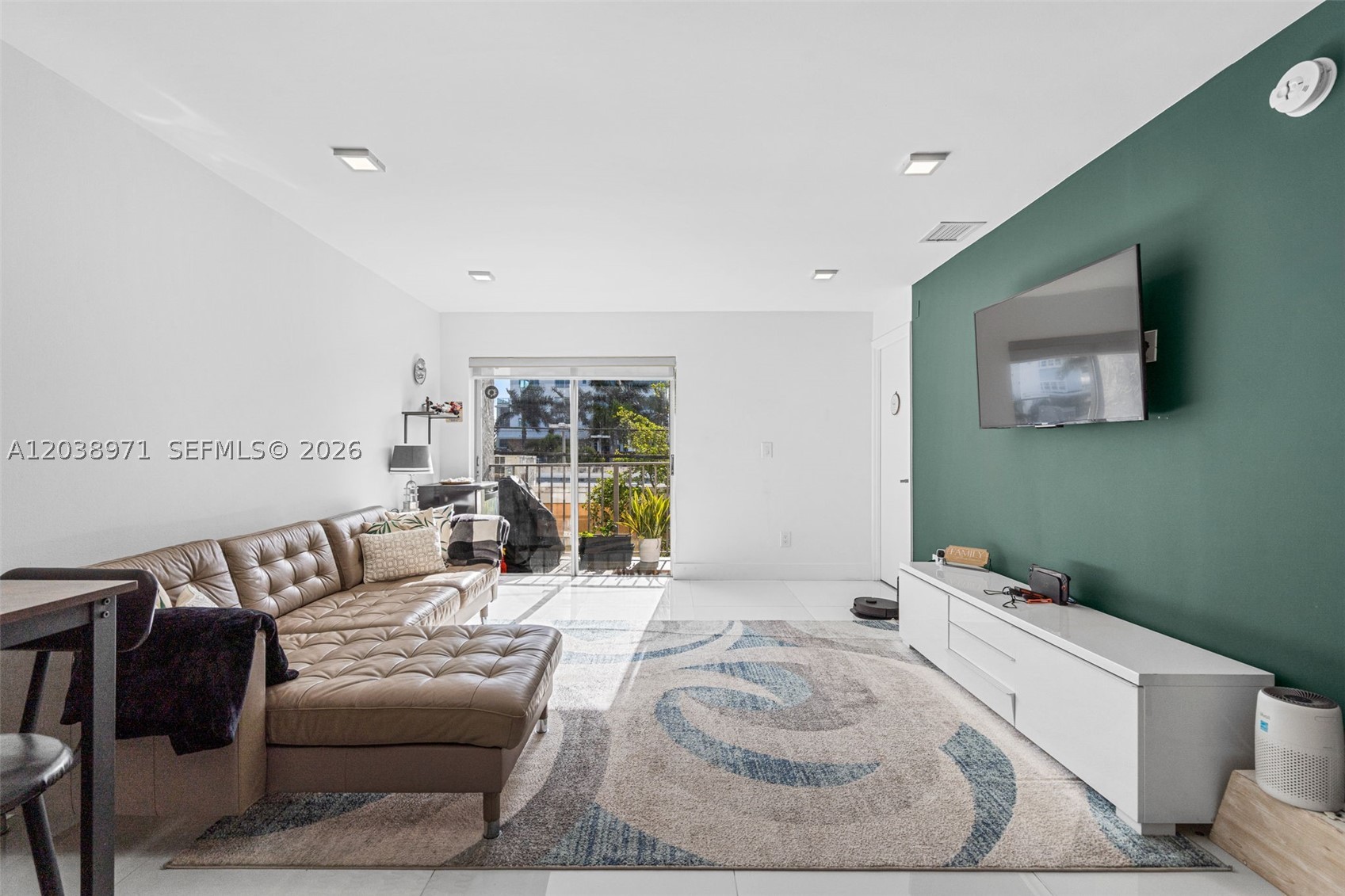CLINTON CONDO - Residential Lease