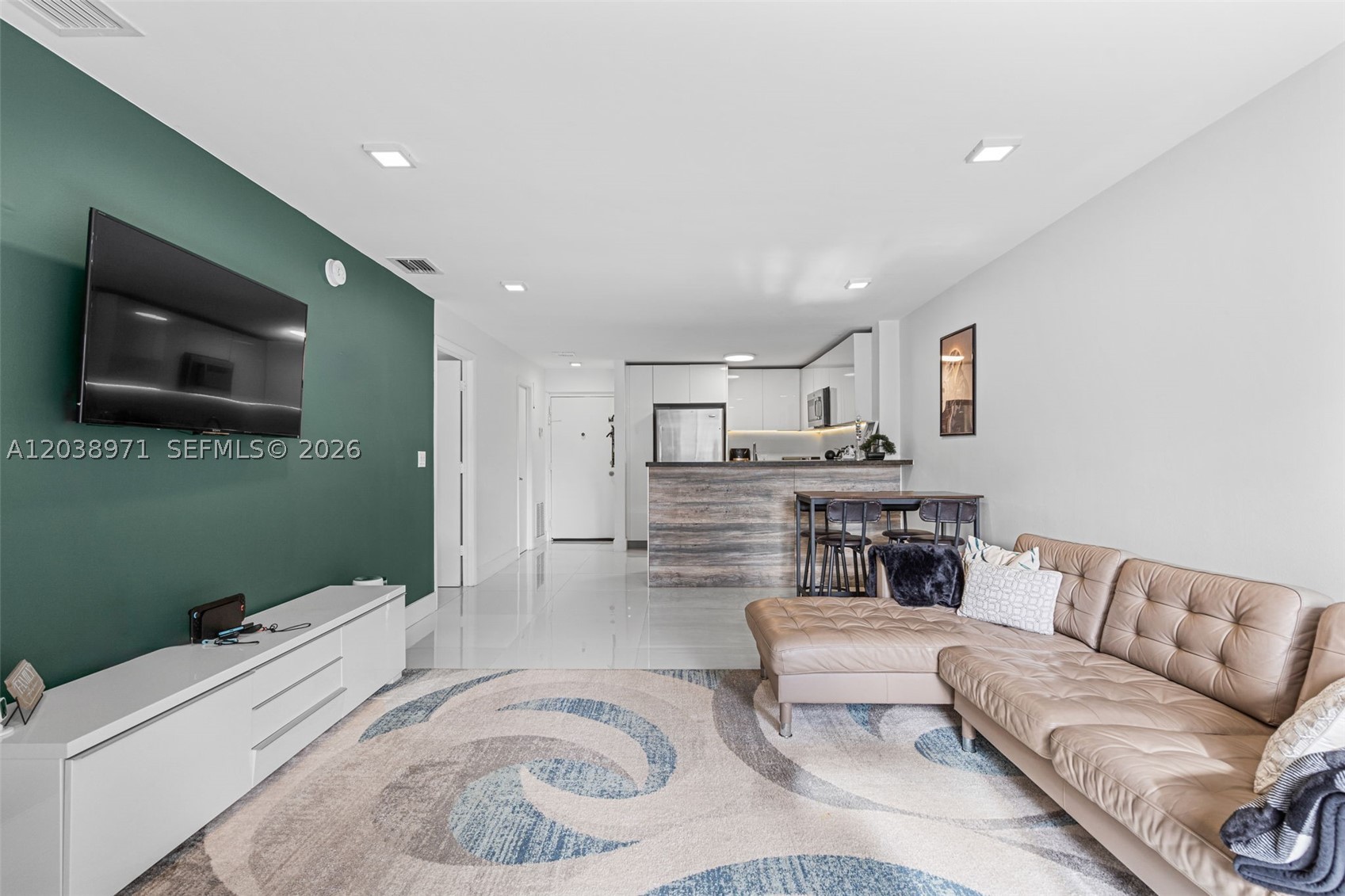 CLINTON CONDO - Residential Lease