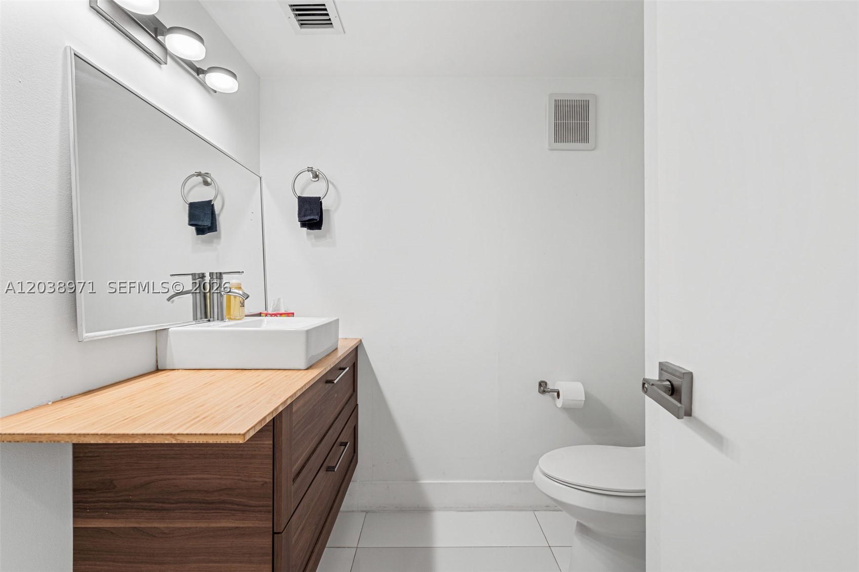 CLINTON CONDO - Residential Lease