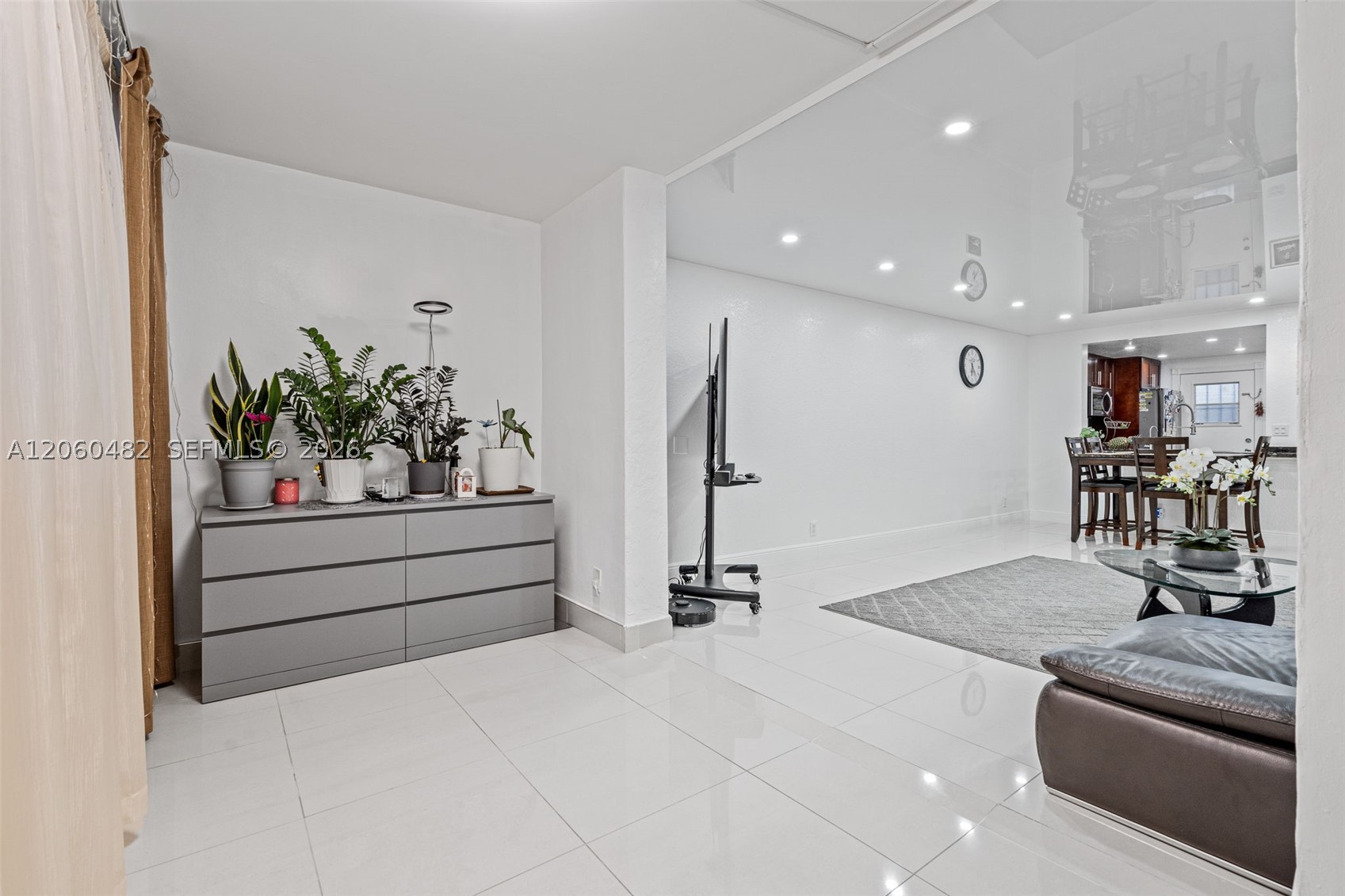 MEADOWBROOK TOWERS CONDO - Residential