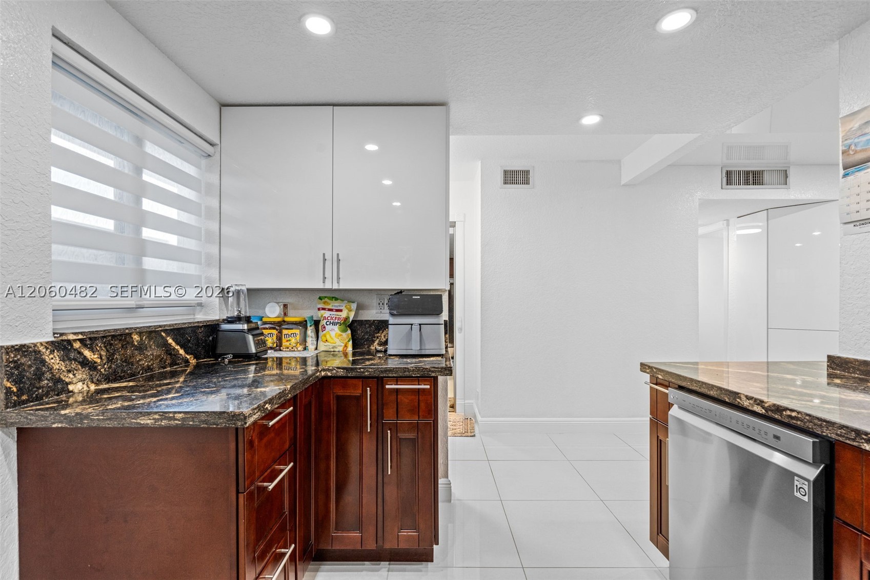 MEADOWBROOK TOWERS CONDO - Residential