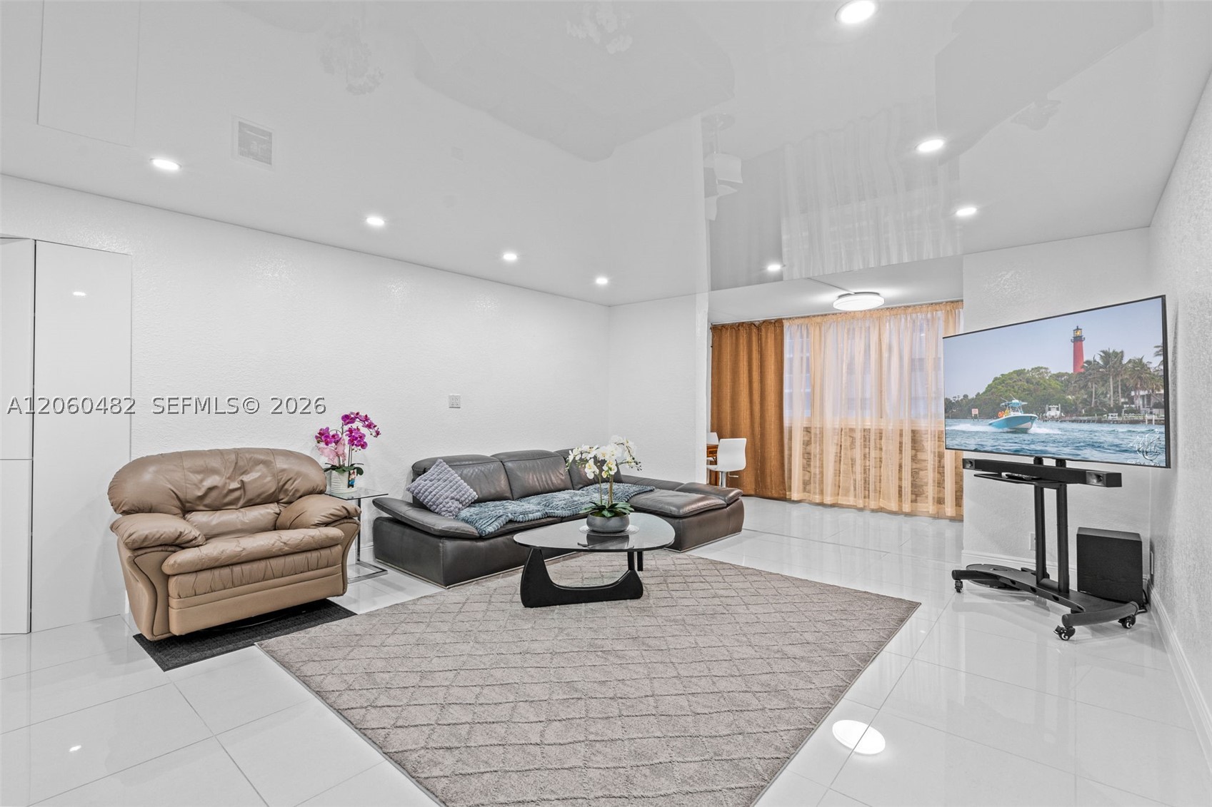 MEADOWBROOK TOWERS CONDO - Residential