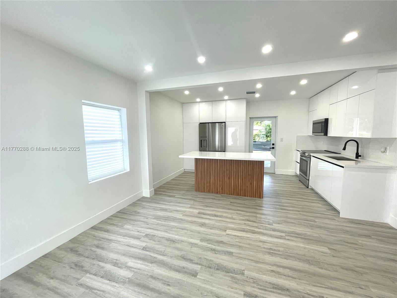 RICHMOND HEIGHTS - Residential