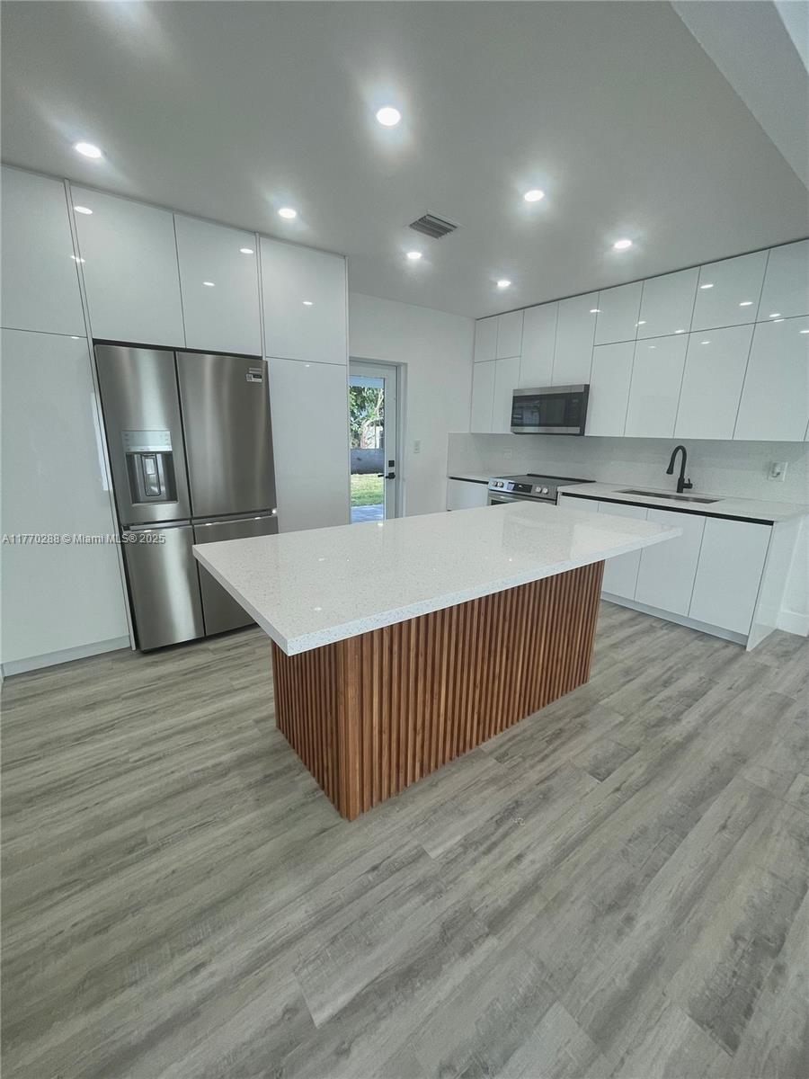 RICHMOND HEIGHTS - Residential