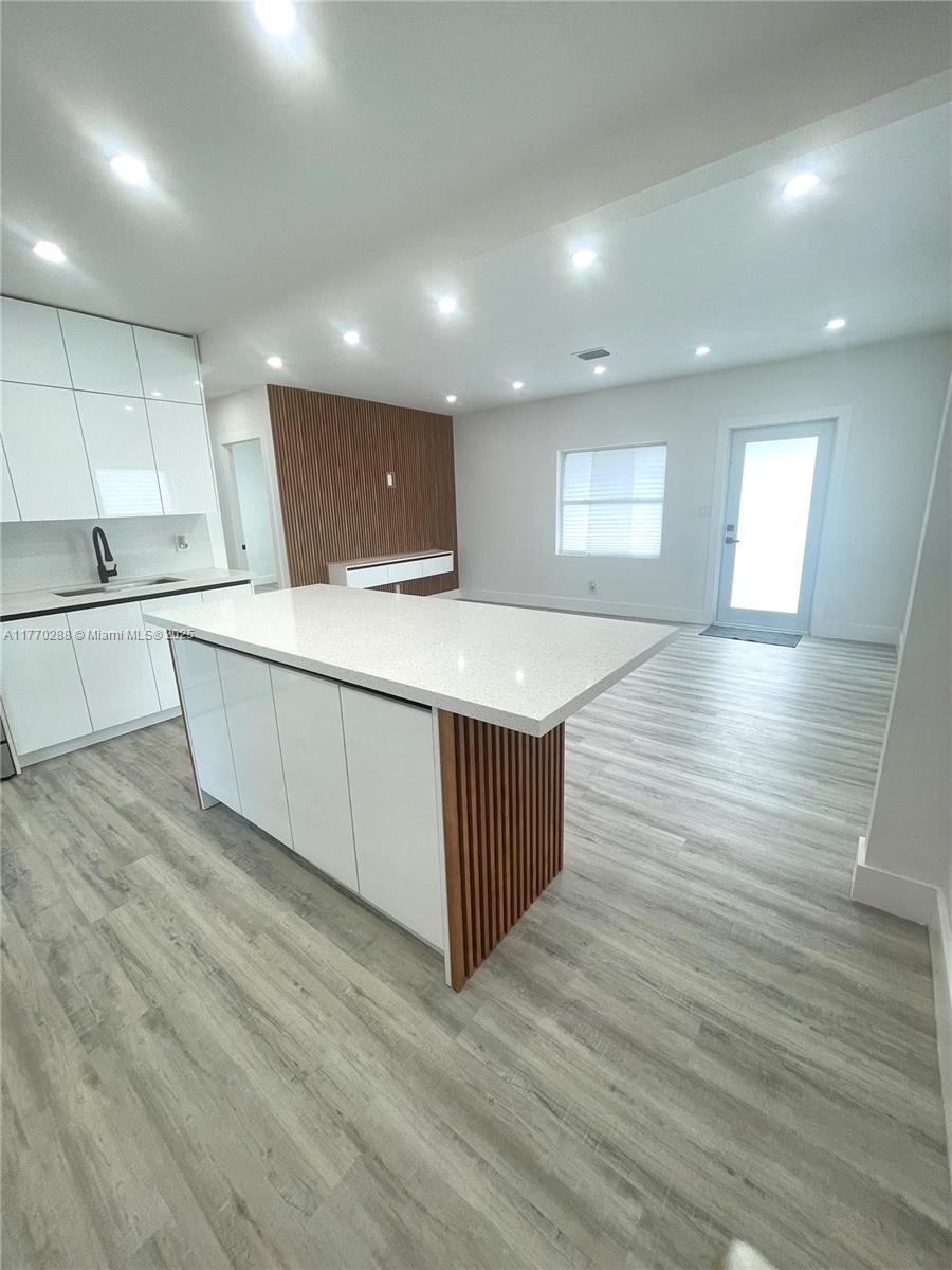 RICHMOND HEIGHTS - Residential