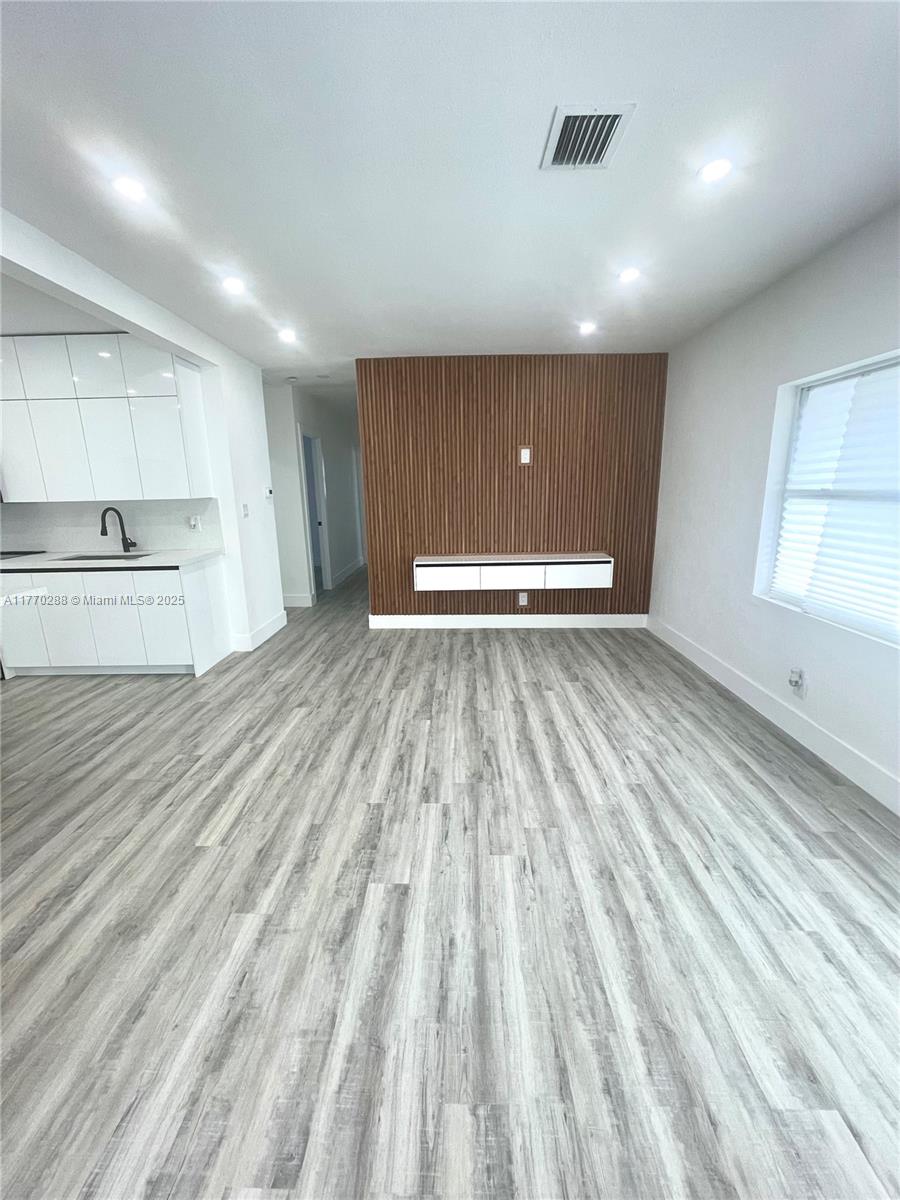 RICHMOND HEIGHTS - Residential