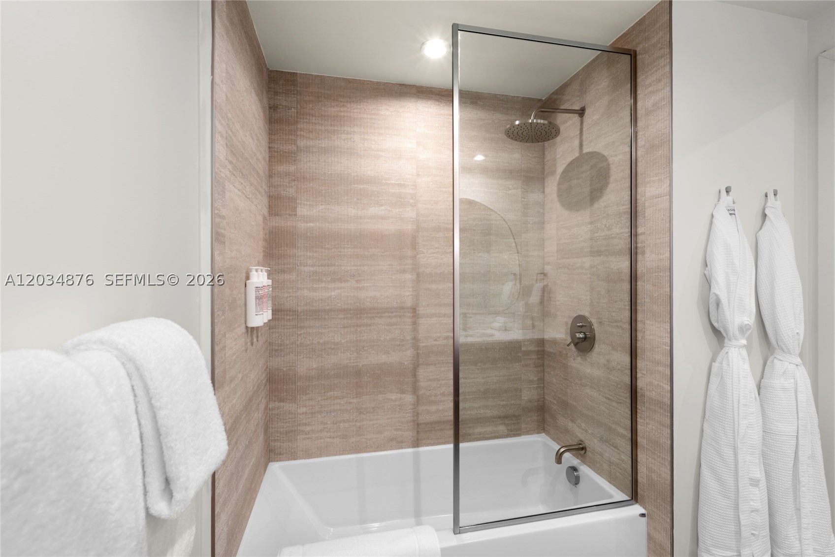 DOMUS BRICKELL PARK - Residential