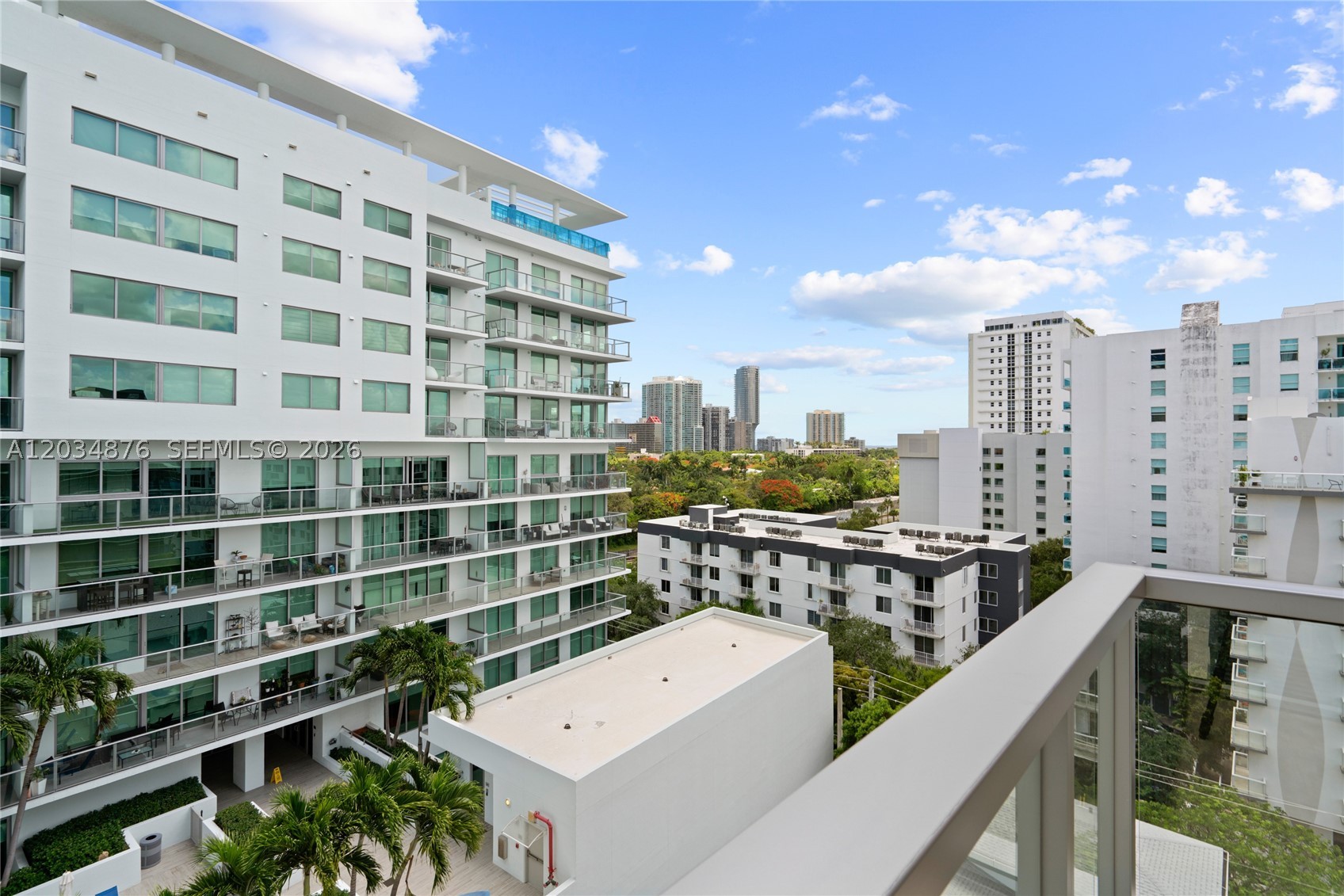 DOMUS BRICKELL PARK - Residential