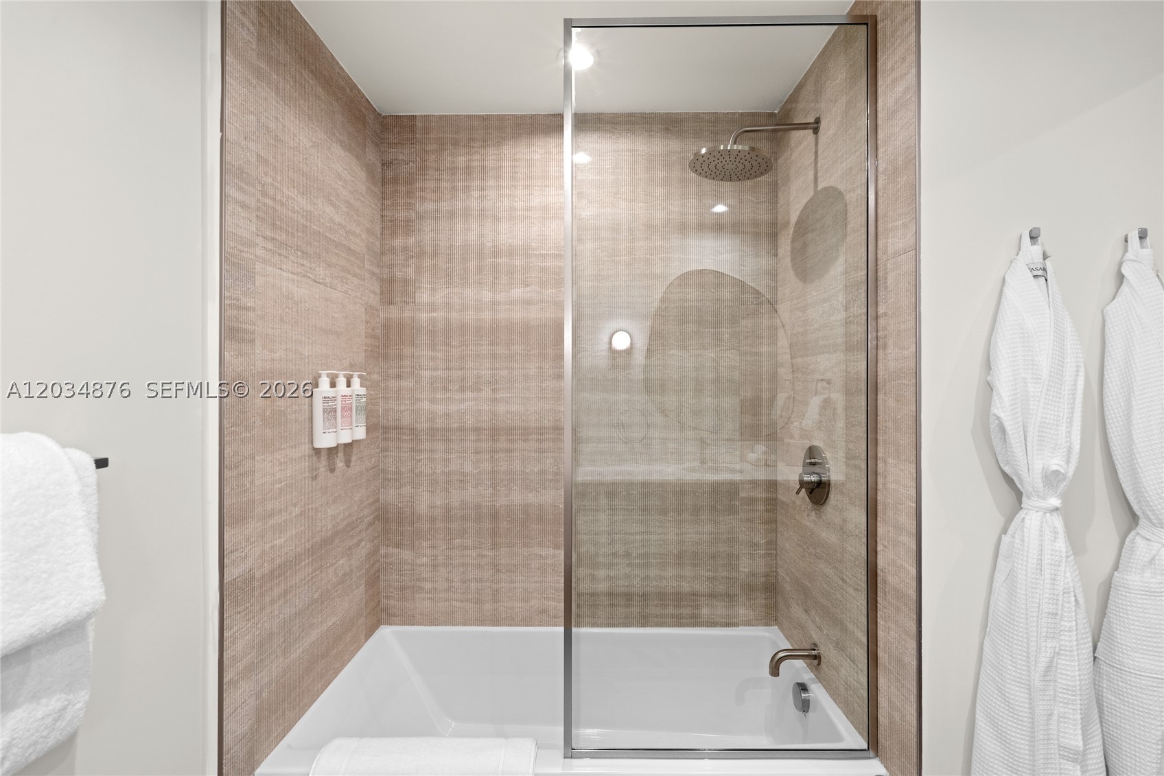 DOMUS BRICKELL PARK - Residential