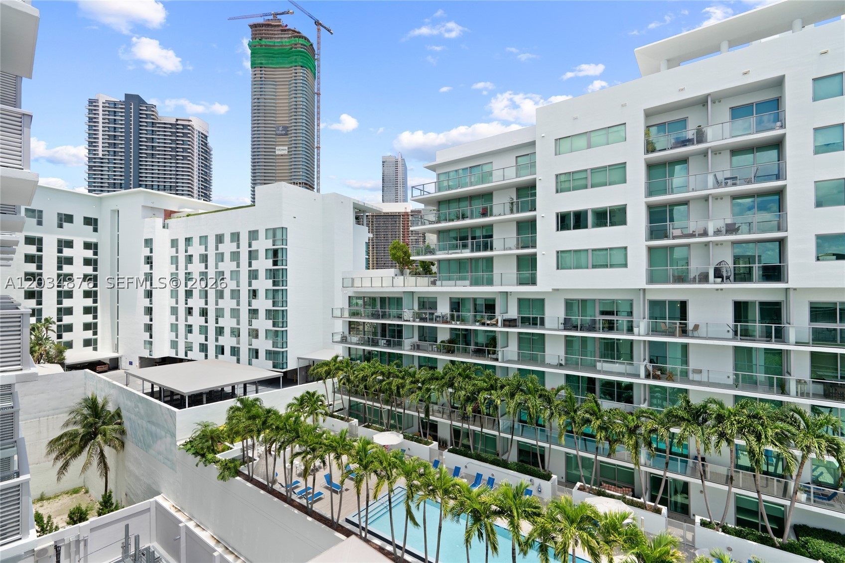 DOMUS BRICKELL PARK - Residential