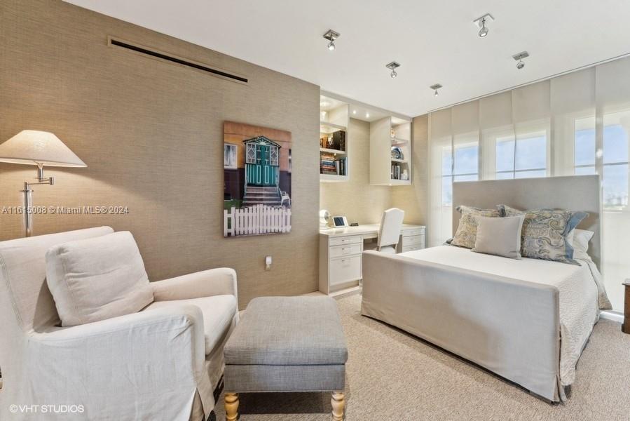 OCEANSIDE FISHER ISL COND - Residential