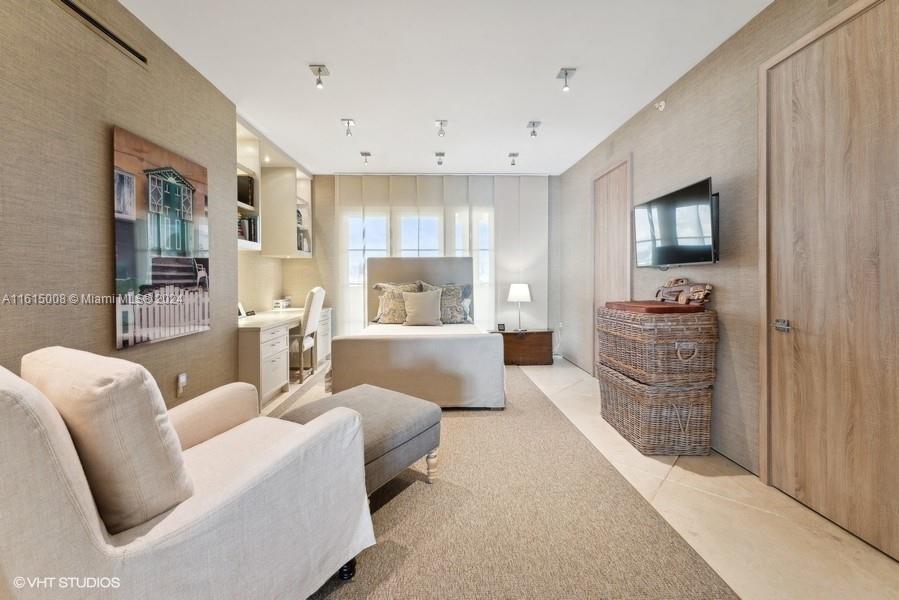 OCEANSIDE FISHER ISL COND - Residential
