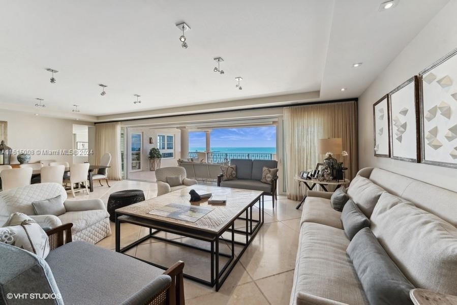 OCEANSIDE FISHER ISL COND - Residential
