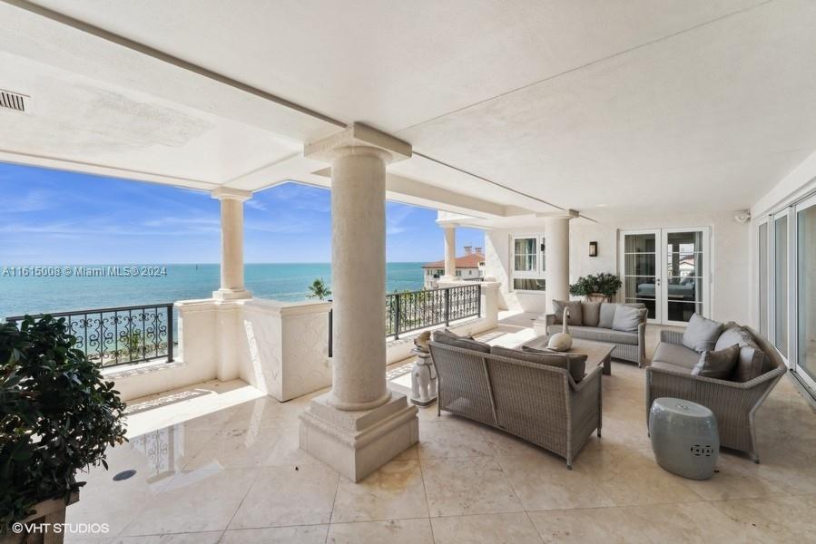 OCEANSIDE FISHER ISL COND - Residential