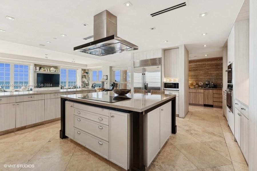 OCEANSIDE FISHER ISL COND - Residential