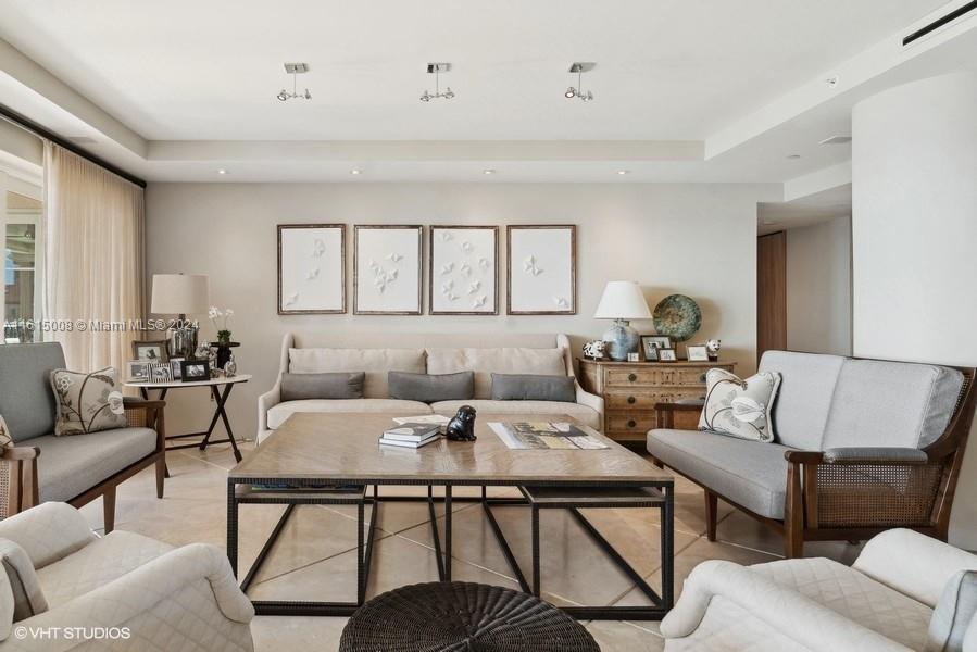 OCEANSIDE FISHER ISL COND - Residential