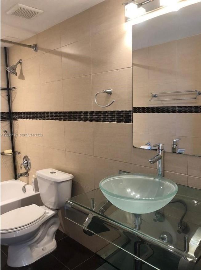 CYPRESS CLUB OF KENDALE C - Residential Lease