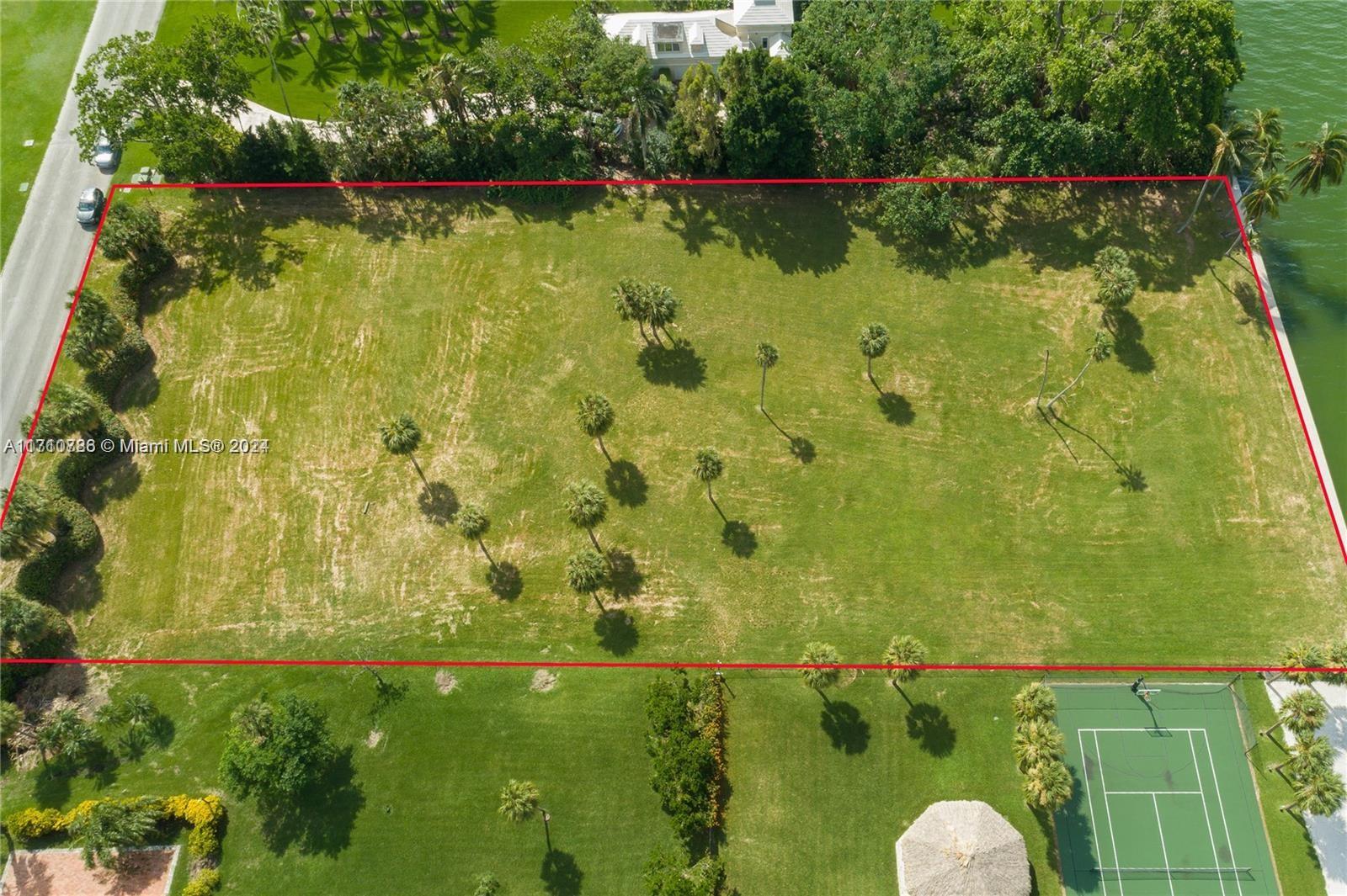 INDIAN CREEK GOLF CLUB IS - Land