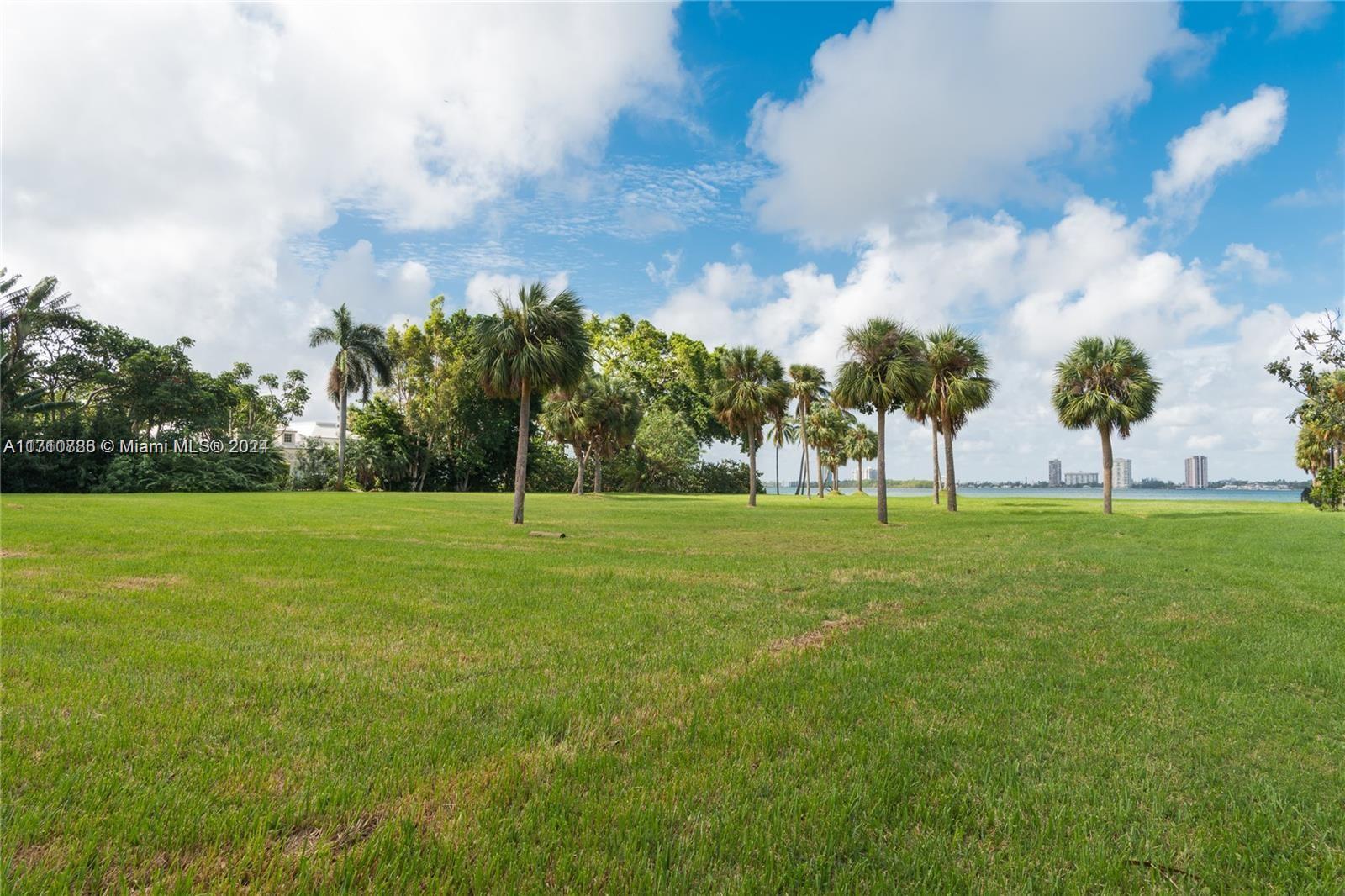 INDIAN CREEK GOLF CLUB IS - Land