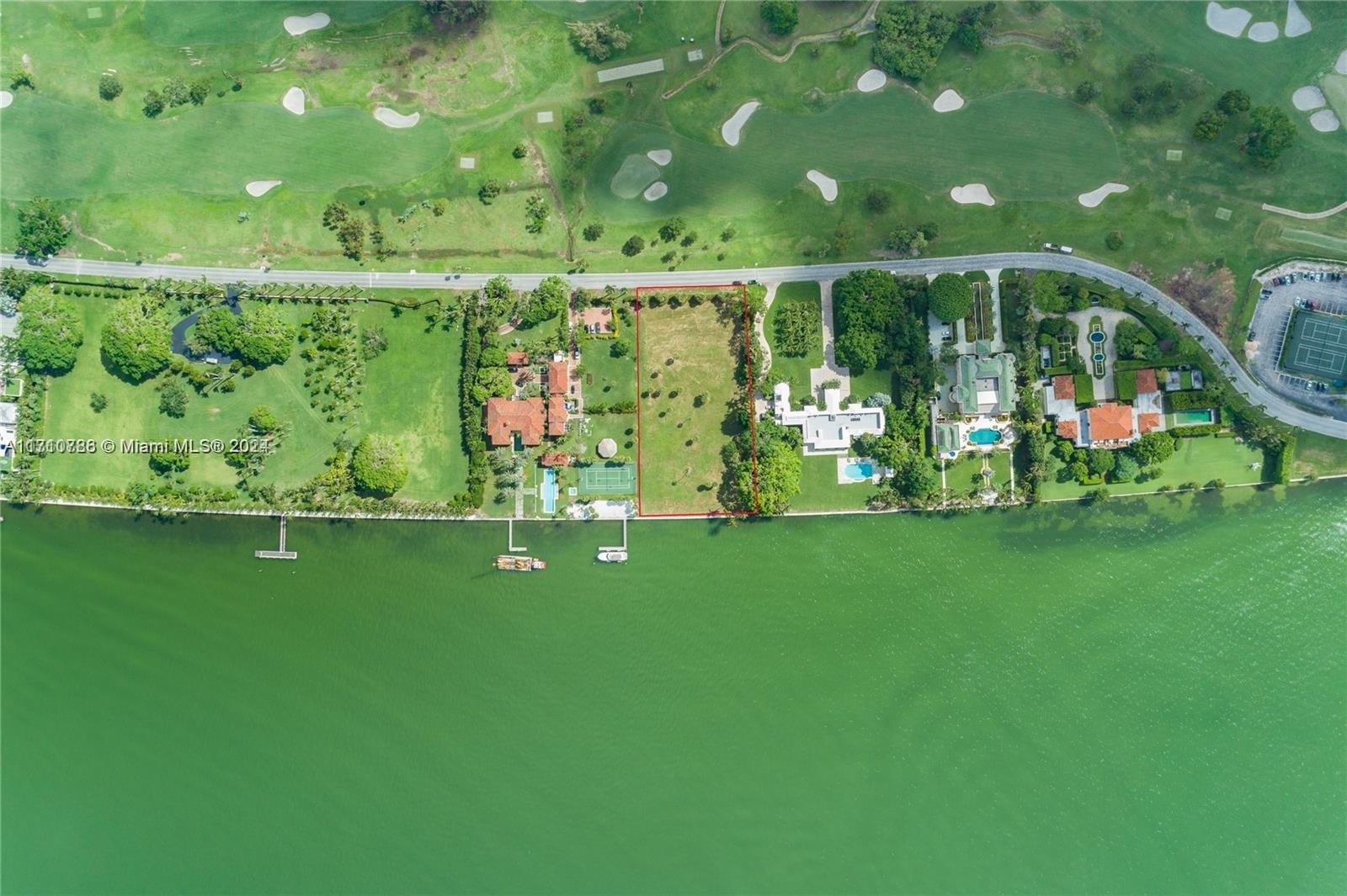 INDIAN CREEK GOLF CLUB IS - Land