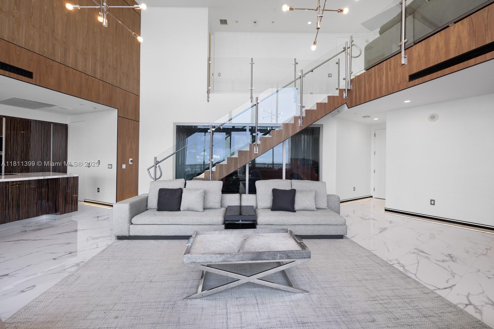 18555 COLLINS AVENUE COND - Residential