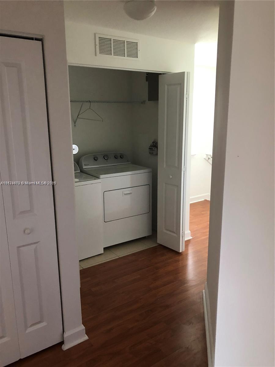 CHAMPION LAKES - Residential