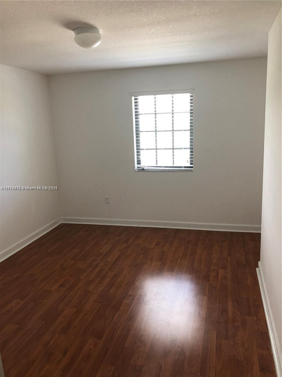 CHAMPION LAKES - Residential