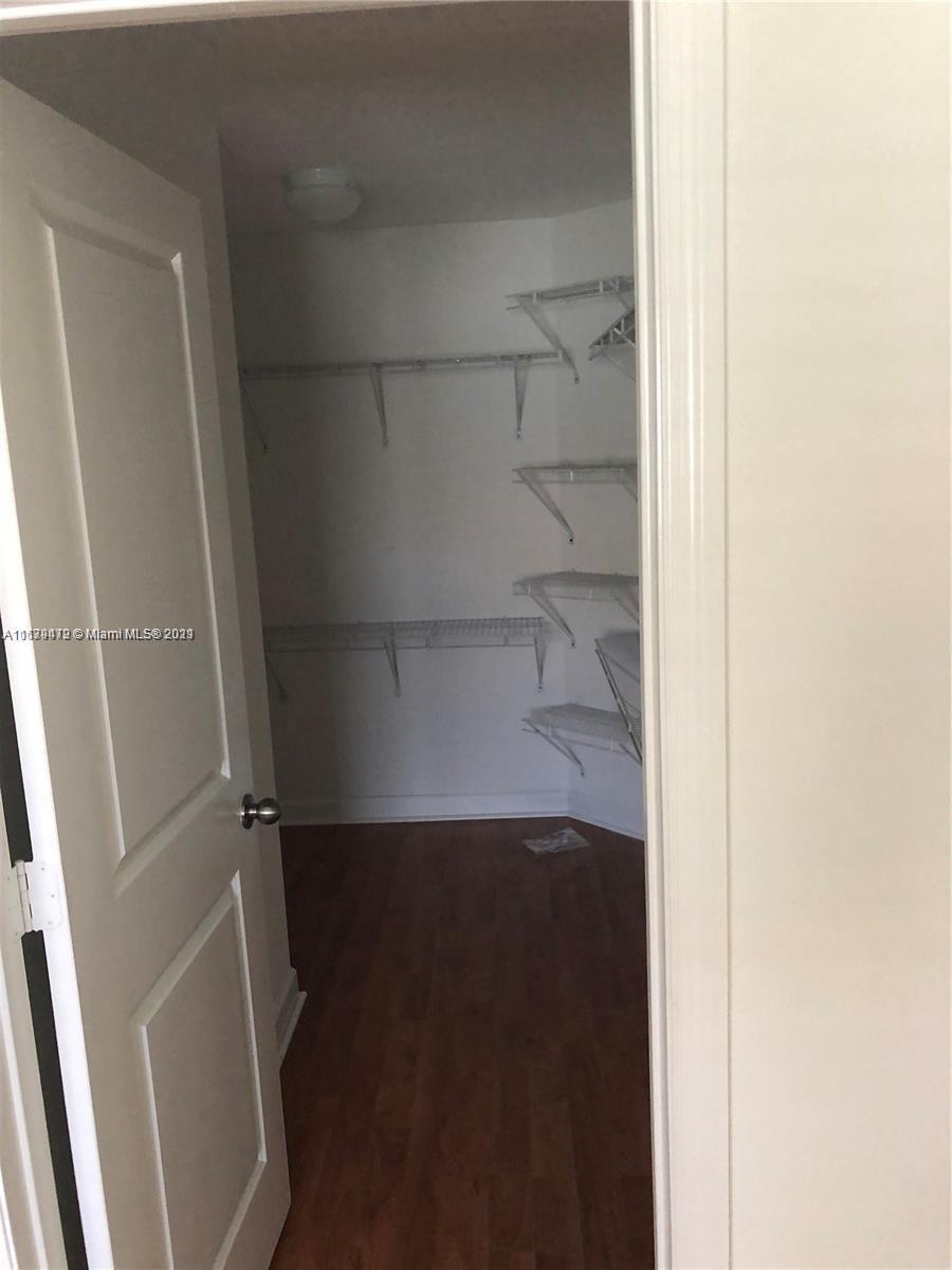 CHAMPION LAKES - Residential