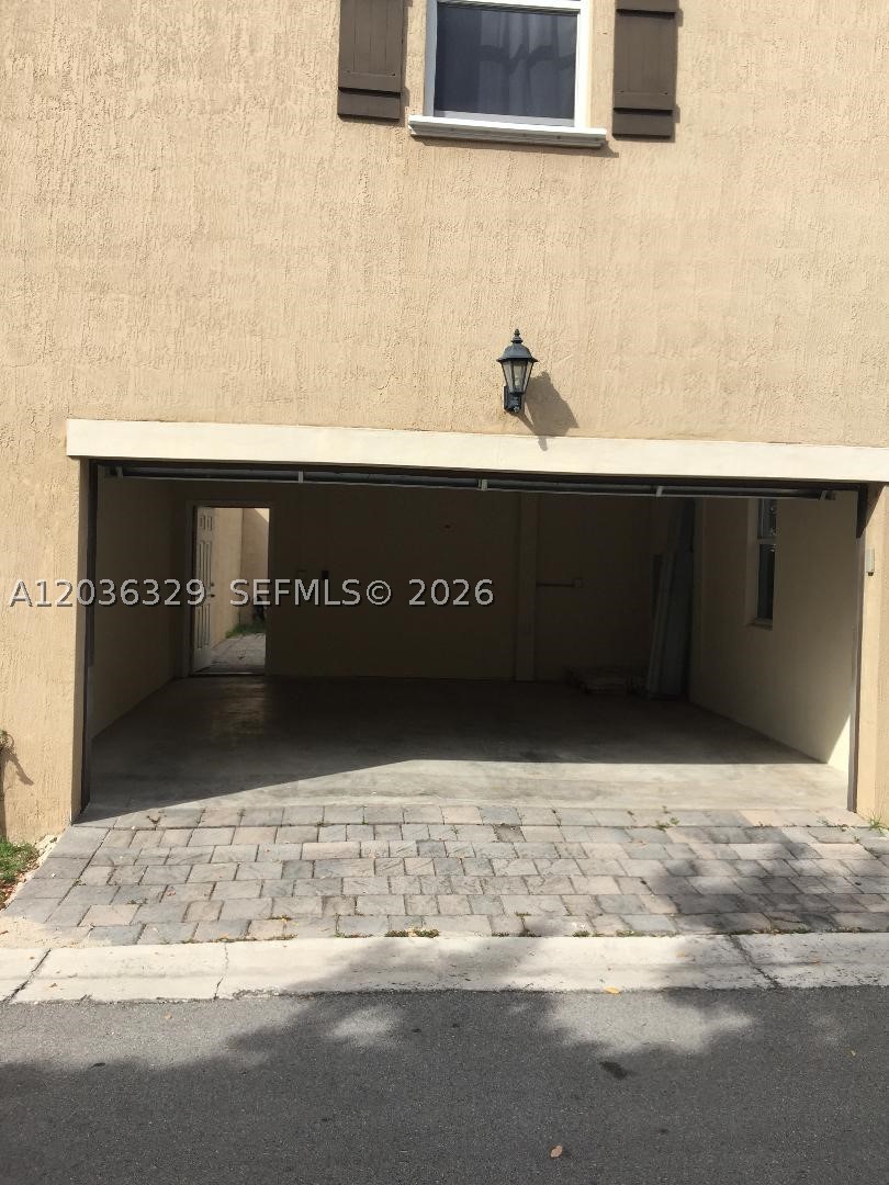 KENDALL COMMONS RESIDENTI - Residential Lease
