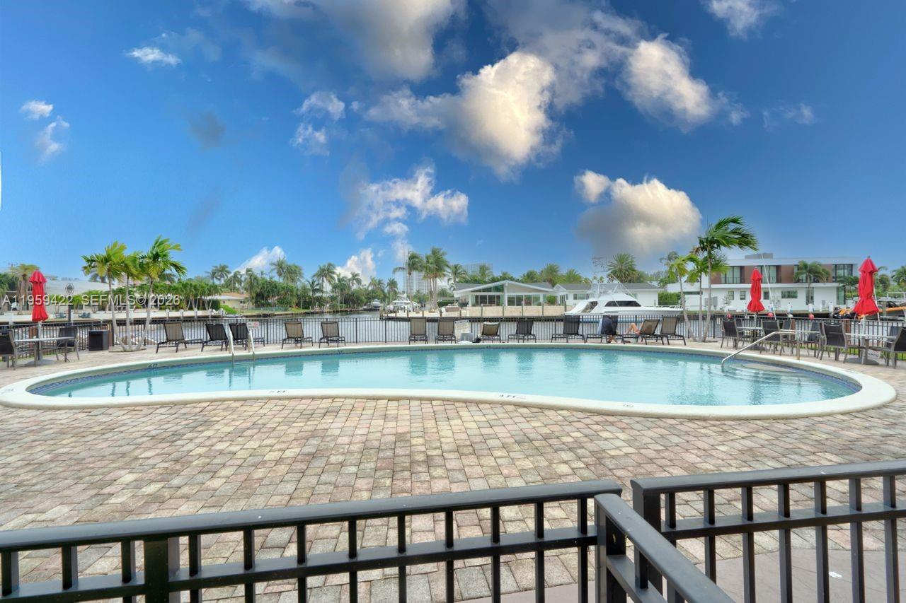 YACHT CLUB CONDO (THE) - Residential