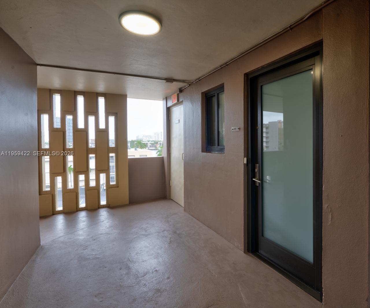 YACHT CLUB CONDO (THE) - Residential