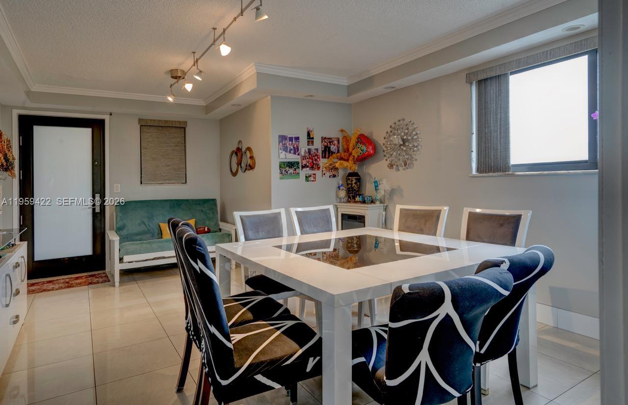 YACHT CLUB CONDO (THE) - Residential