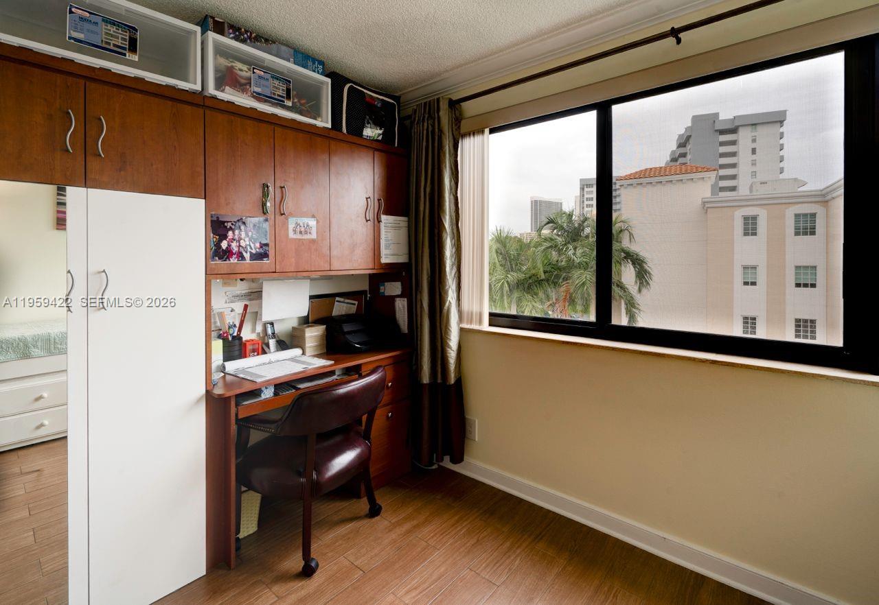 YACHT CLUB CONDO (THE) - Residential