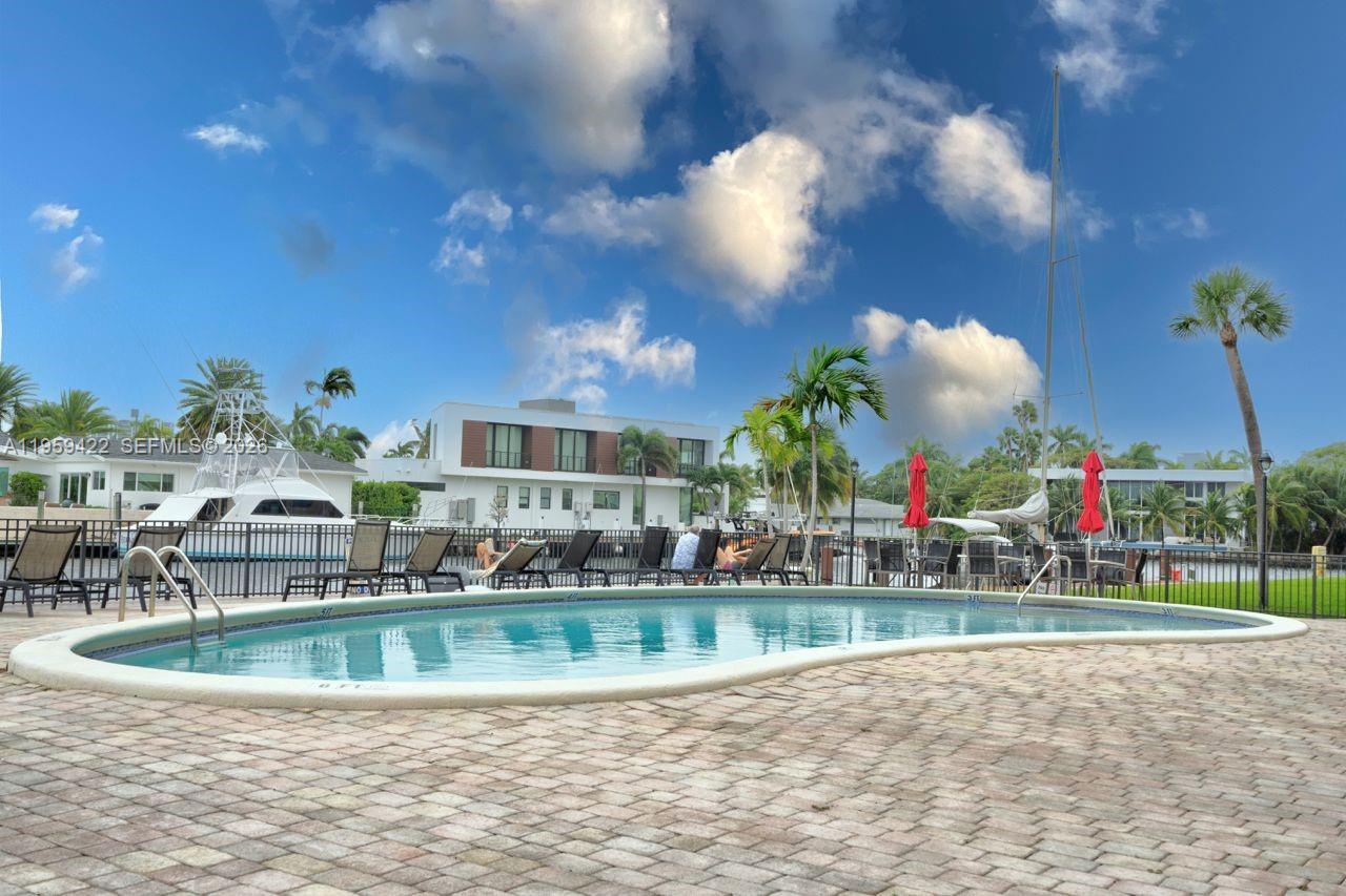 YACHT CLUB CONDO (THE) - Residential