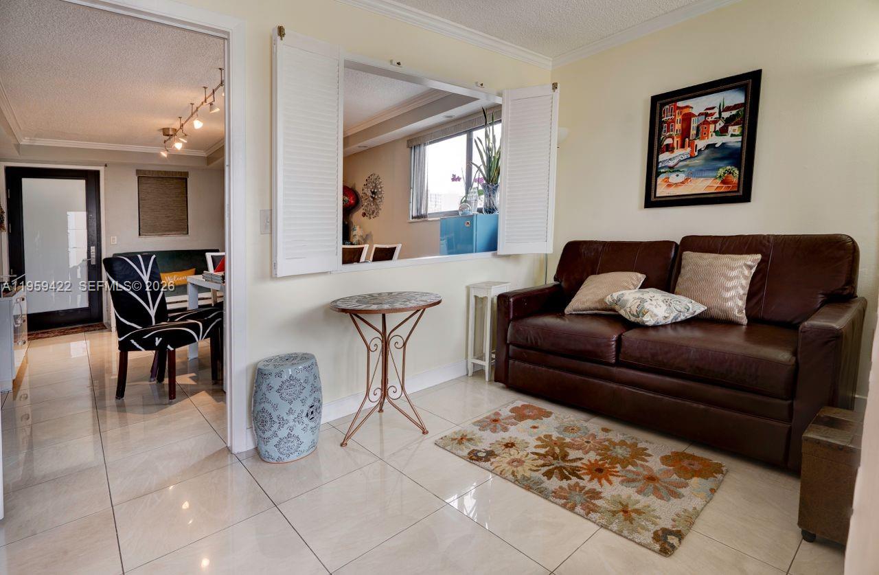 YACHT CLUB CONDO (THE) - Residential