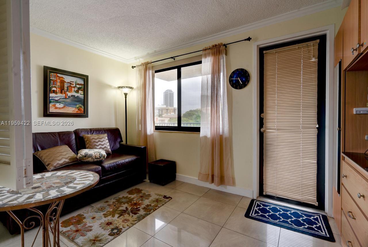 YACHT CLUB CONDO (THE) - Residential