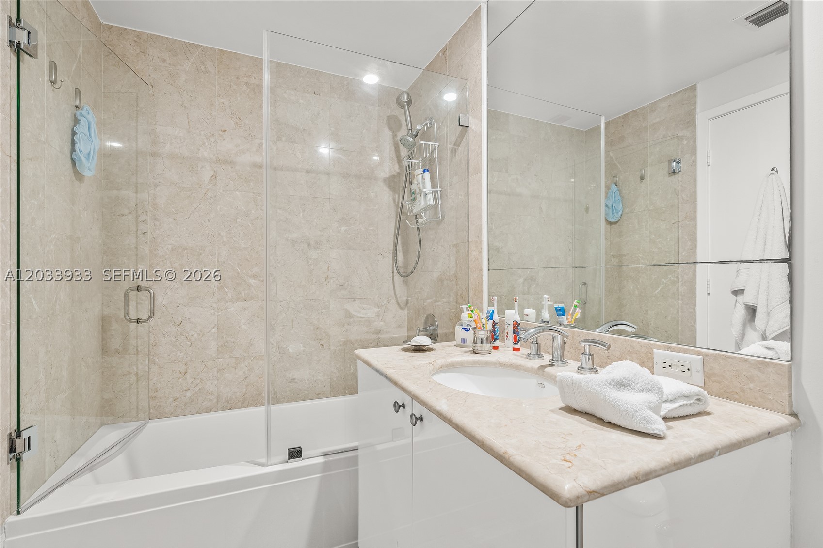 CARBONELL CONDO - Residential Lease