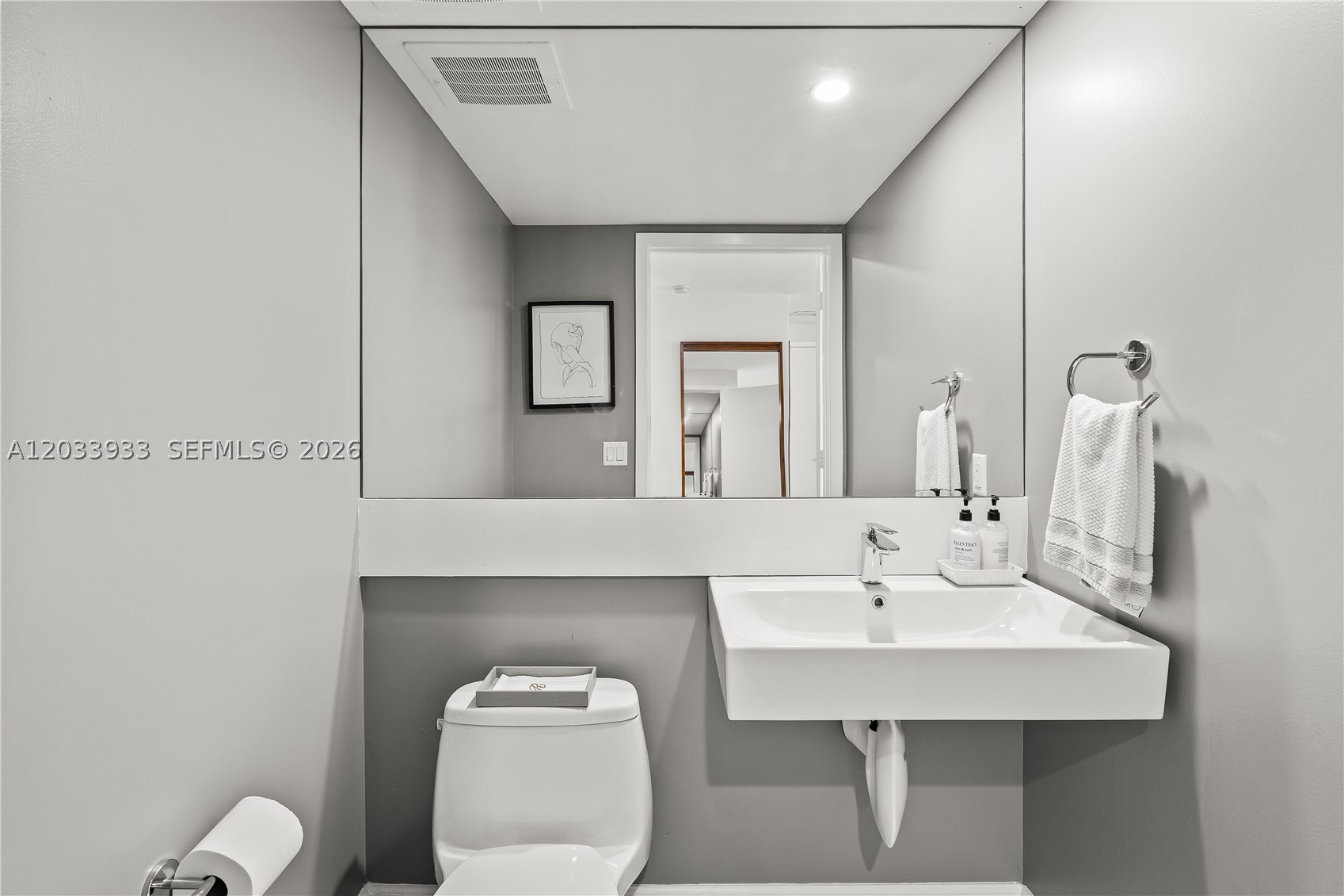 CARBONELL CONDO - Residential Lease