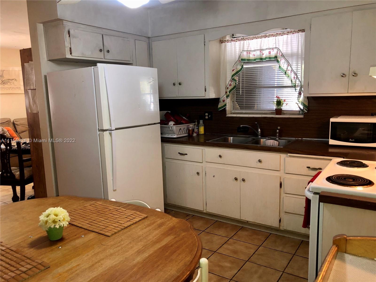LAUREL HILL - Residential Income