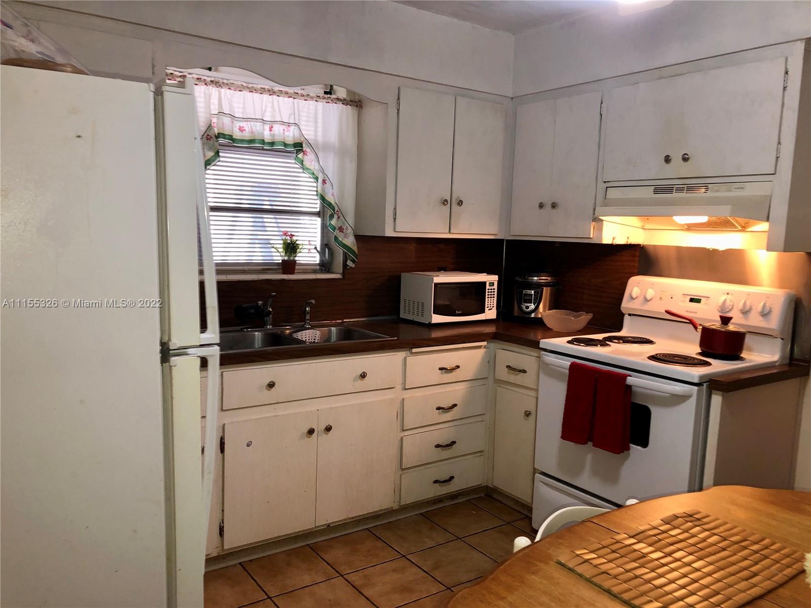 LAUREL HILL - Residential Income