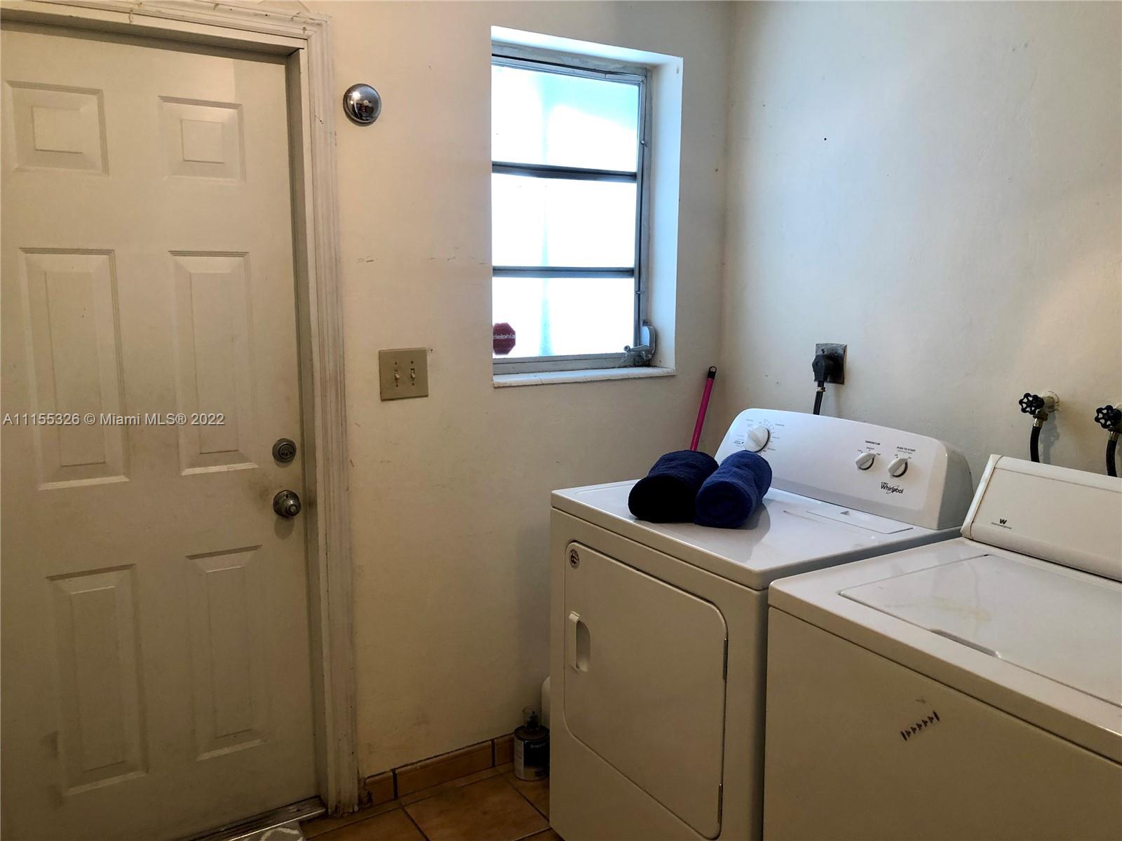 LAUREL HILL - Residential Income