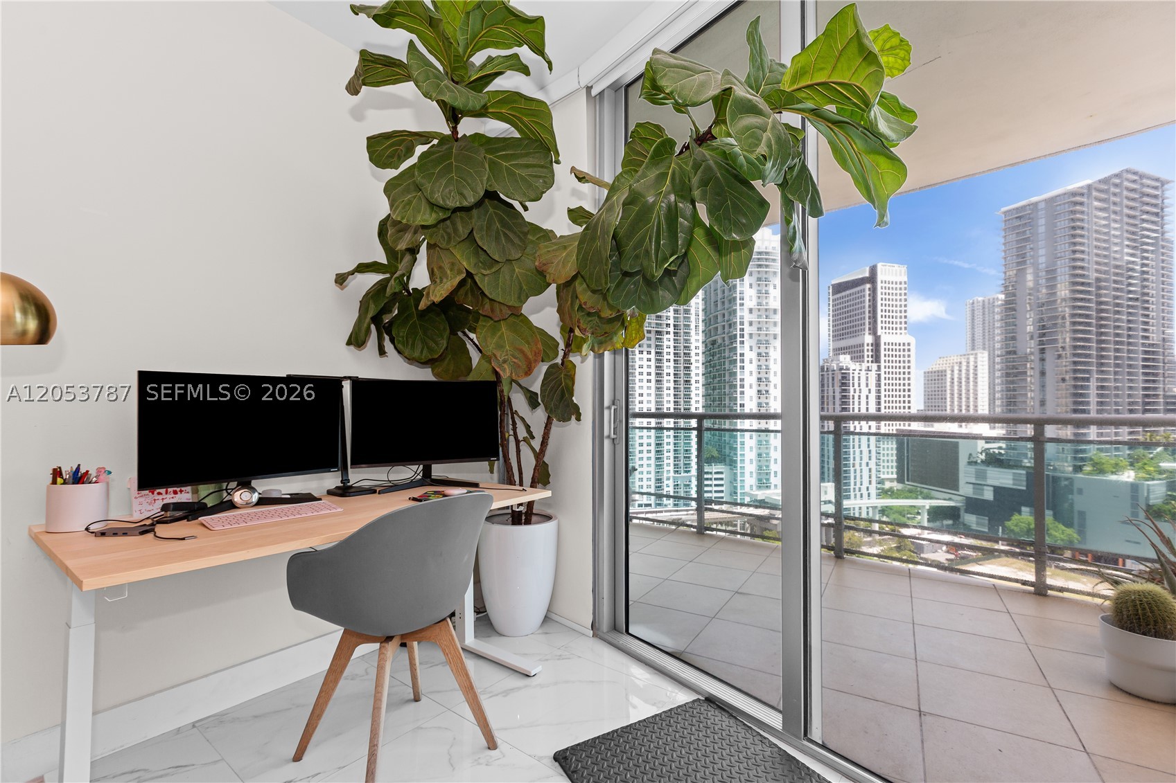 WIND CONDO - Residential