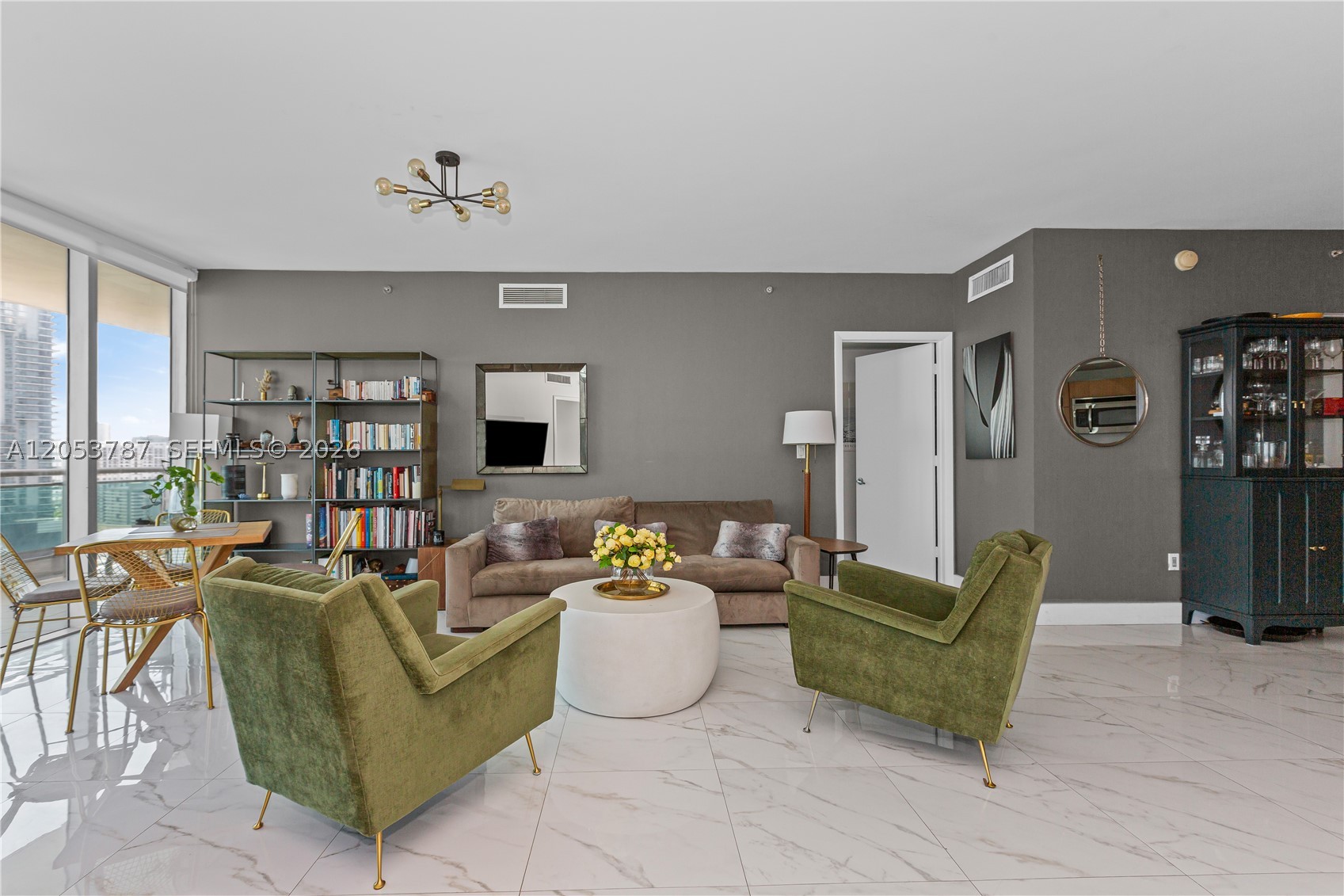 WIND CONDO - Residential