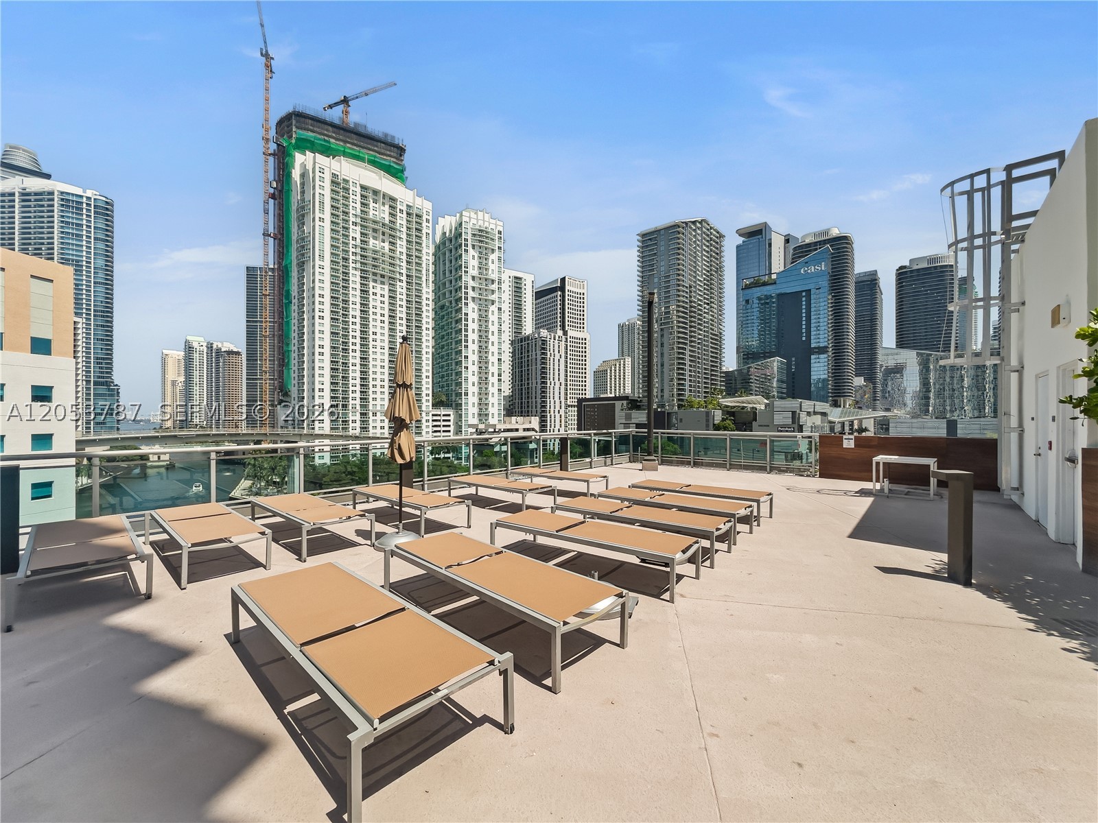 WIND CONDO - Residential