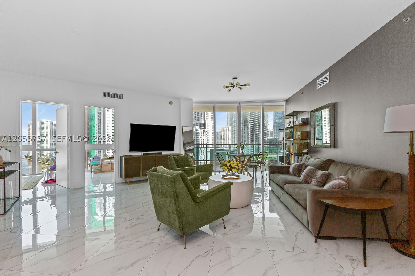 WIND CONDO - Residential