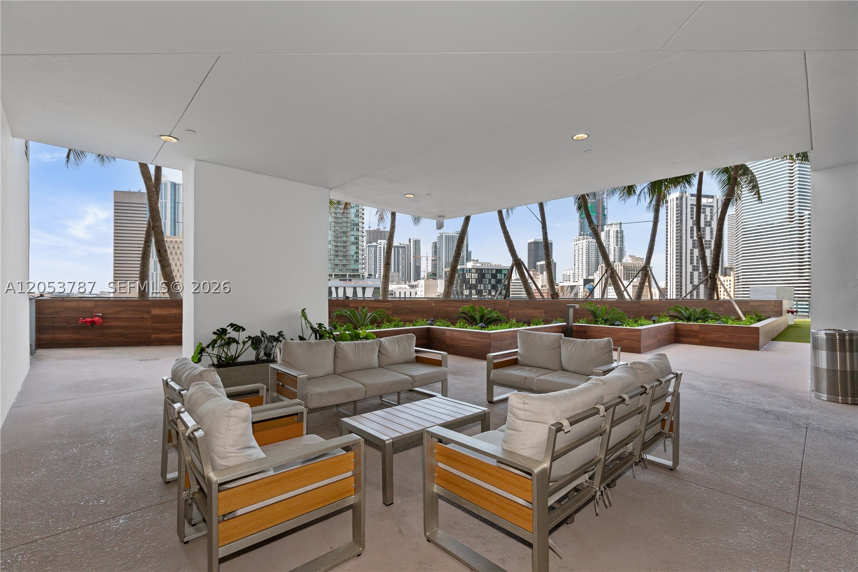 WIND CONDO - Residential