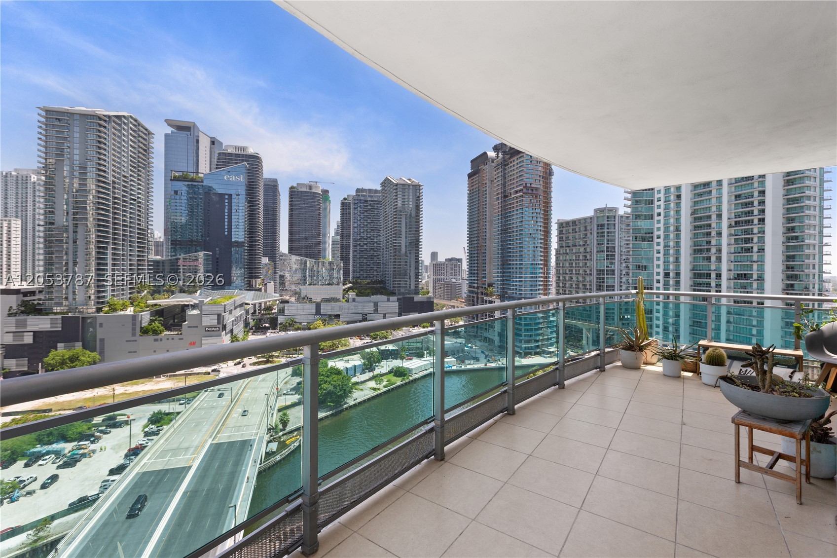 WIND CONDO - Residential