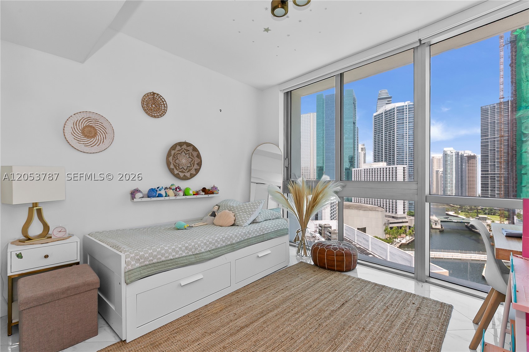 WIND CONDO - Residential